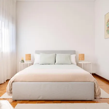 Praça Da República - 2 Bedroom 3rd Floor Flat *