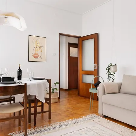 Praça Da República - 2 Bedroom 3rd Floor Flat * Porto